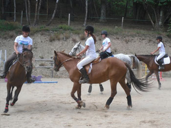 15-Ferme-Equestre-Les-Mourenes-Les-hauts-de-st-privat-cevennes